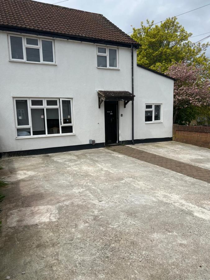 Wisdom Care: The Orpington Cutie Hotel Exterior photo