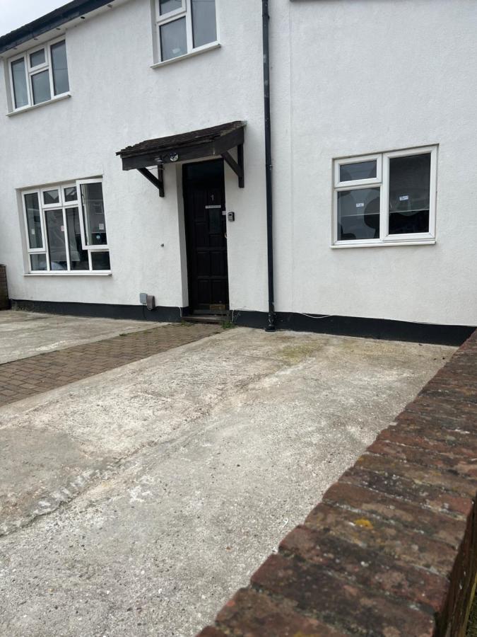 Wisdom Care: The Orpington Cutie Hotel Exterior photo